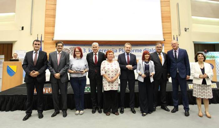 FOTO: Priznanje za društveni angažman zeničkom Lotosu i Kenanu Hodžiću