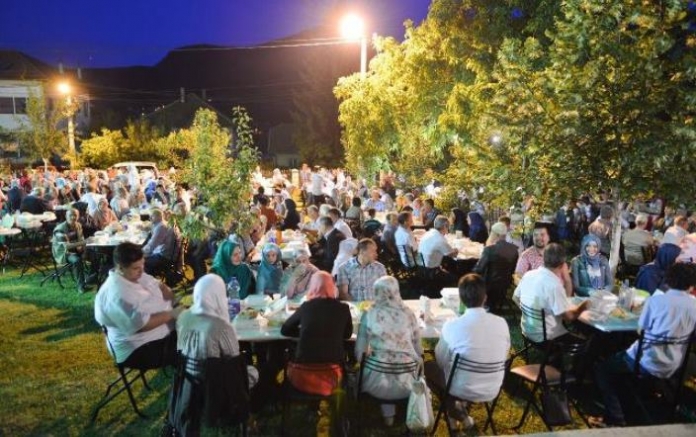 FOTO: Organizovan iftar u Perinom Hanu kod Zenice