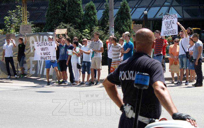 VIDEO+FOTO: Protestna šetnja “Pravda za Senida”