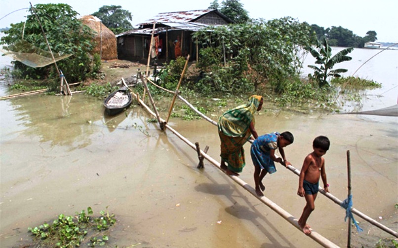 Velike štete od obimnih poplava u Bangladešu i Indiji