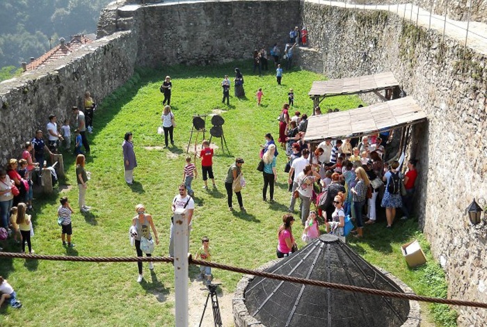 FOTO: Djeca iz zeničkih vrtića posjetili Kulu u Vranduku