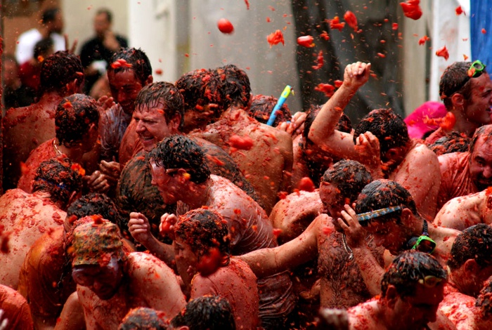 Godišnja bitka paradajzom održana u gradu Bunjola u Španiji