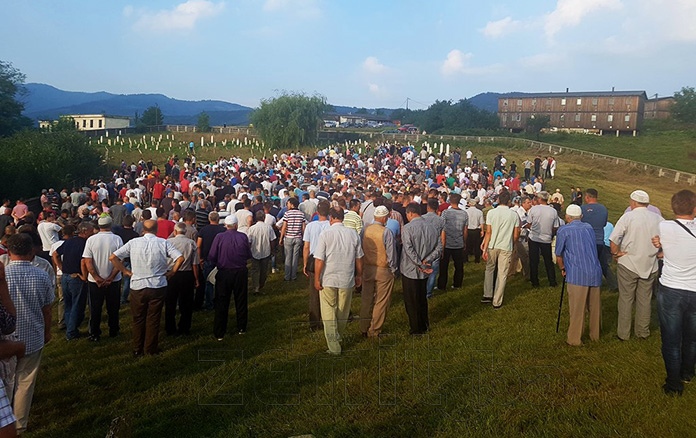 FOTO: Klanjana dženaza Vedadu Šabanoviću