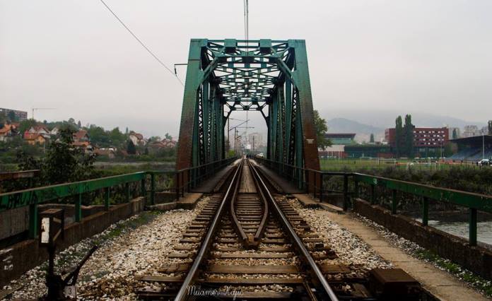 Zeničanka se pokušala ubiti skokom sa mosta, spasio je sugrađanin