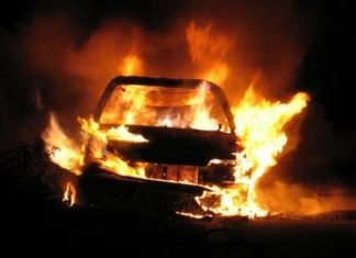 Namjerno zapaljen VW Touran u Visokom, policija privela osumnjičene