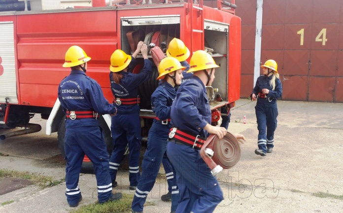 FOTO: Polaganje ispita članova Dobrovoljnog vatrogasnog društva Zenica