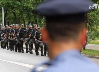 Policajci iz sedam kantona i tri državne agencije na protestima pred Federalnim parlamentom