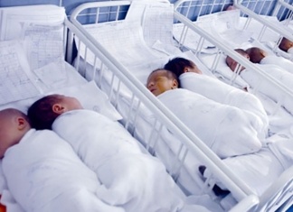 U protekla 24 sata deset novih poroda i jedanaest beba