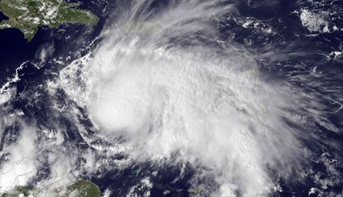 Ojačao uragan “Metju”, udari vjetra do 260 kilometara na sat