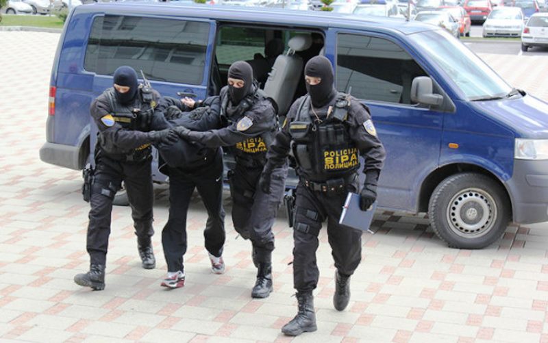 Uhapšeni migranti oružje kupili u Sarajevu, željeli ga preprodati