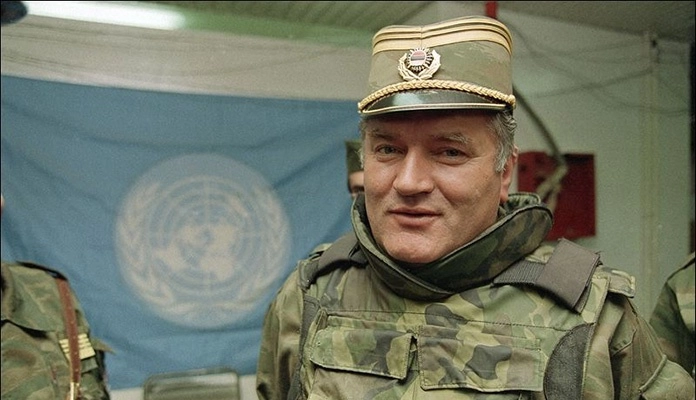 Ratko Mladić i ostali ratni zločinci “postaju i zvanično heroji u obrazovnom sistemu RS”