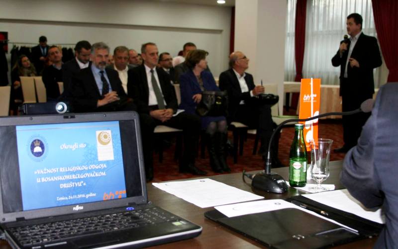 Okrugli stol na temu “Važnost religijskog odgoja u bh.društvu”, održan danas u Zenici
