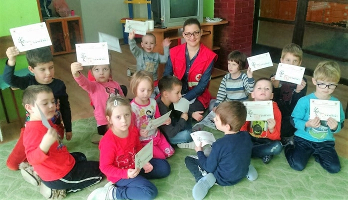 Crveni križ Grada Zenice uspješno realizirao projekat “Pčelice Crvenog križa”