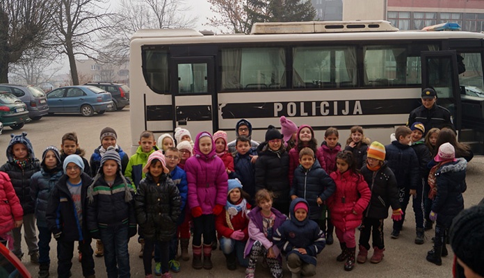 FOTO: Školarci u posjeti Specijalnoj policijskoj jedinici MUP-a ZDK