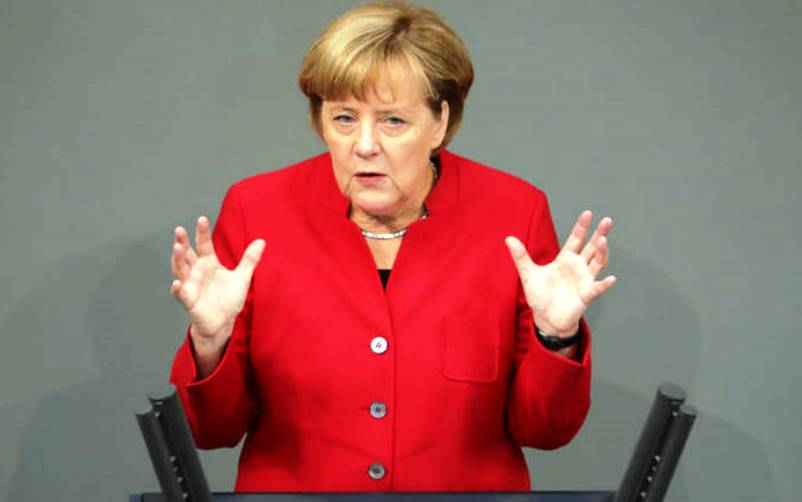 Merkel: Jevreji i muslimani su sastavni dio njemačkog društva