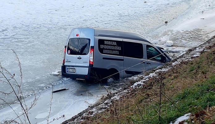 VIDEO+FOTO: Automobil sletio u rijeku Bosnu