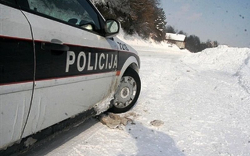 U saobraćajnoj nesreći kod Novog Travnika povrijeđeno 14 osoba