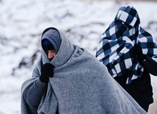 Snijeg i led prekrili migrantski kamp Vučjak (VIDEO)