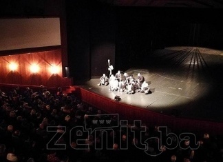 FOTO: U Bosanskom narodnom pozorištu održana premijera predstave “Moja fabrika”