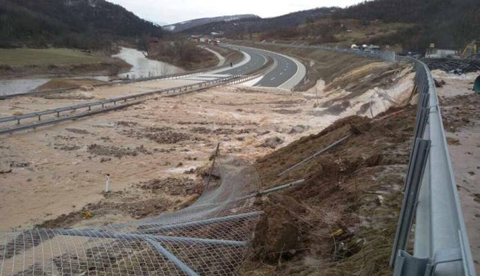 U toku radovi na sanaciji autoceste na lokalitetu Topla voda (Zenica – Kakanj)