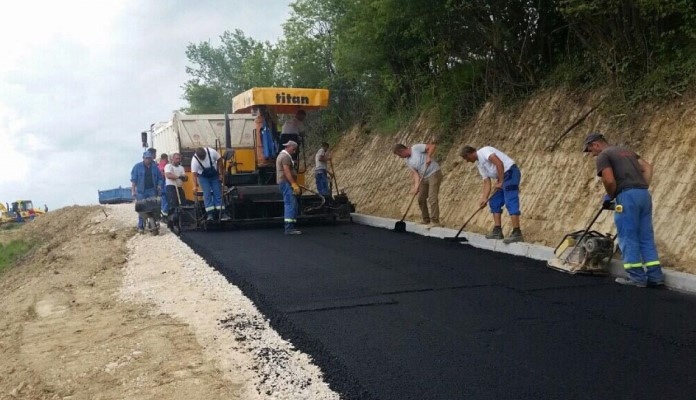 Počela realizacija 24 ugovora o sanaciji i rekonstrukciji puteva