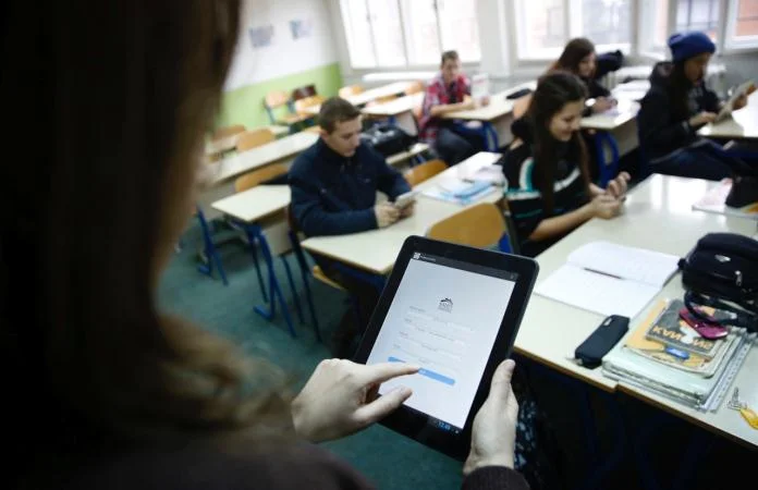 Modernizacija zeničkih škola: Uvodi se usluga “Hitni SMS”
