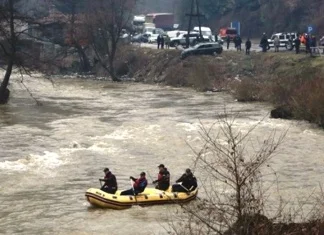 Obustavljena potraga za tijelom mladića stradalog u saobraćajnoj nesreći