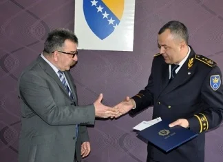 VIDEO+FOTO: Komesar Šut donirao novčana sredstva od Nagrade Zenice JU “Dom i porodica”