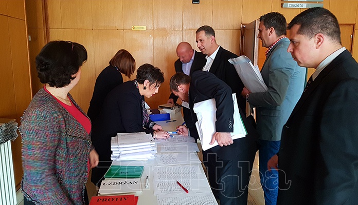 FOTO: Vijećnici Gradskog vijeća Zenice dobili tablete, neki i odbili