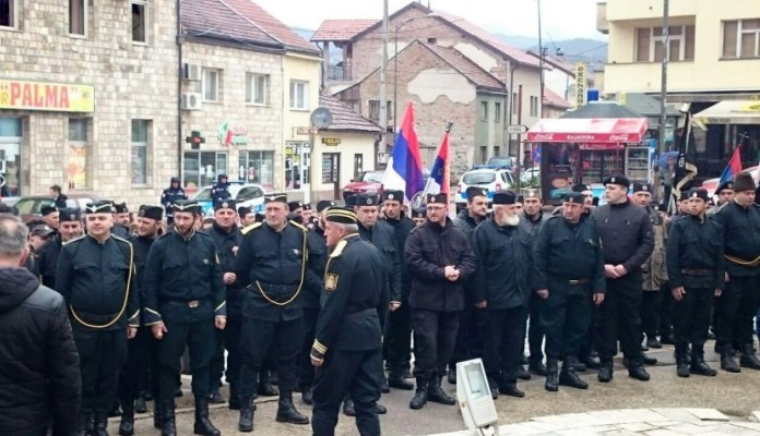 Četnici se postrojili u Višegradu i veličali Mihailovića
