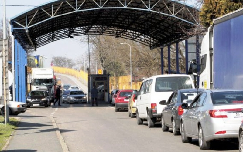 Pojačan promet vozila na graničnim prelazima