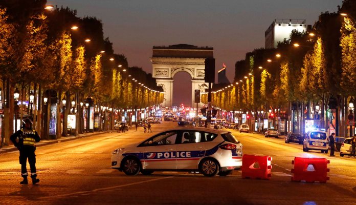 VIDEO: U pucnjavi jedan policajac ubijen u Parizu, drugi teško ranjen