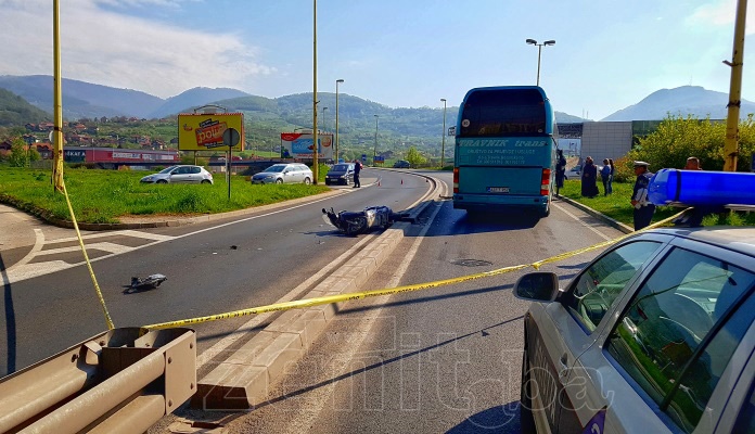 Povrijeđeni motociklista u jutrošnjoj nesreći u Zenici životno ugrožen
