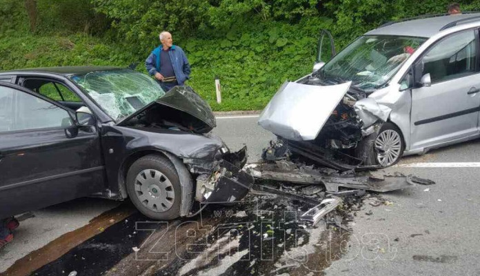 FOTO: Teška saobraćajna na M-17, povrijeđene četiri osobe