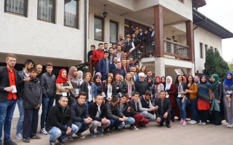 Studenti IPF-a Zenica donijeli zlatnu medalju i bajrak prijateljstva iz Novog Pazara