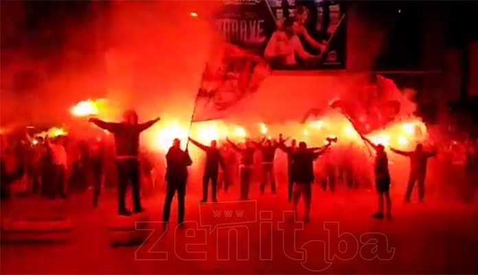 Nogometaši Čelika u centru Zenice dočekani kao ŠAMPIONI (VIDEO)