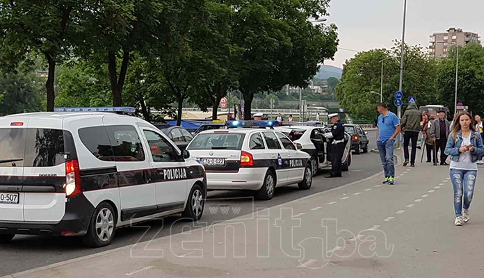 FOTO: Uhapšen u centru Zenice zbog prijetnji policajcu