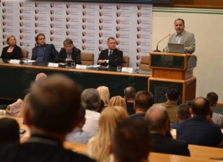 Demokratska fronta održala tribinu u Zenici “STOP uništavanju javnih preduzeća”