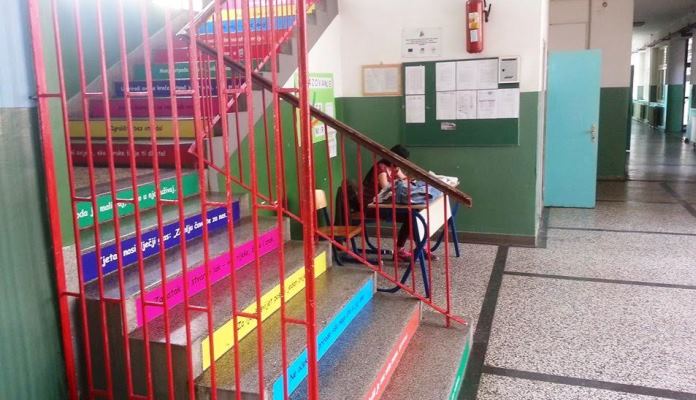 Ekološkim sloganima ukrašene stepenice u pet kakanjskih škola
