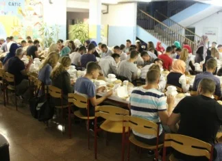 Sinoć upriličen omladinski iftar u džematu Blatuša