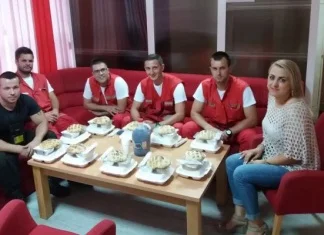 Organizovan iftar za uposlenike Službe Hitne pomoći Zenica (FOTO)