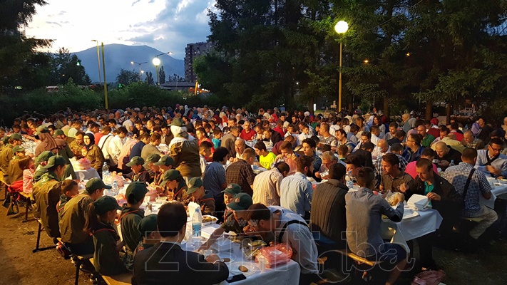 Organizovan iftar u Zenici za 400 osoba (FOTO)
