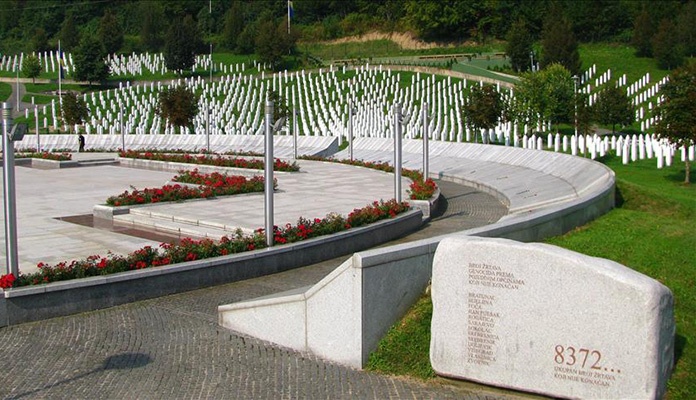 Tužna kolona s posmrtnim ostacima devet žrtava genocida stigla u Potočare