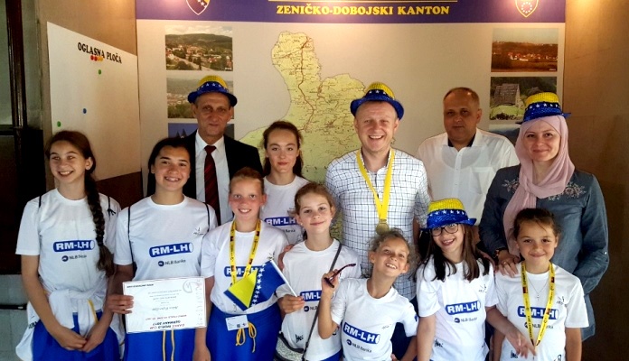 Baletni studio ARS sa Predsjedavajućim Skupštine i Ministrom u Vladi ZDK