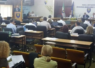 Zbog nedovoljnog broja prisutnih poslanika prekinuta sjednica Skupštine ZDK
