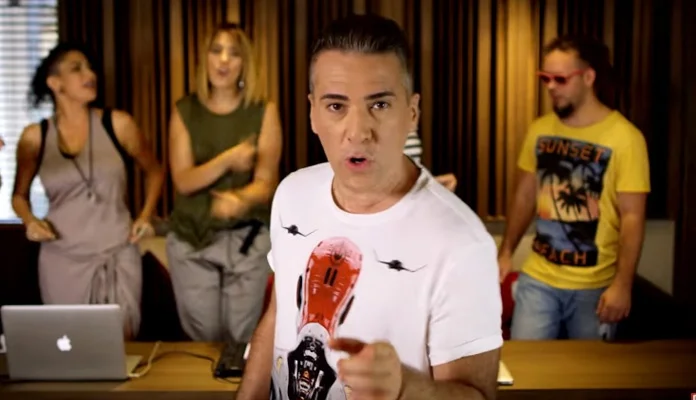 Željko Joksimović objavio spot za pjesmu “Menjaj pesmu” (VIDEO)