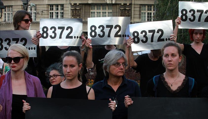 Žene u crnom: Državni vrh Srbije treba priznati genocid u Srebrenici