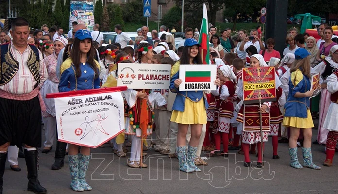 U Zenici održan folklorni festival “Sitno kolo okolo” (FOTO)