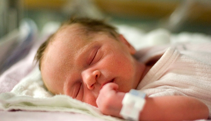 Zašto bebe trebaju spavati sa majkom do treće godine života?