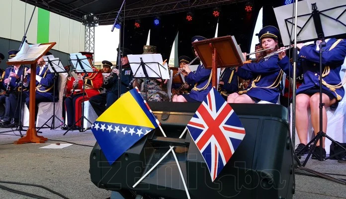 Vojni orkestar CAMUS na Trgu Alije Izetbegovića (VIDEO+FOTO)